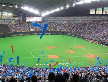 札幌ドームでファイターズの試合を観戦