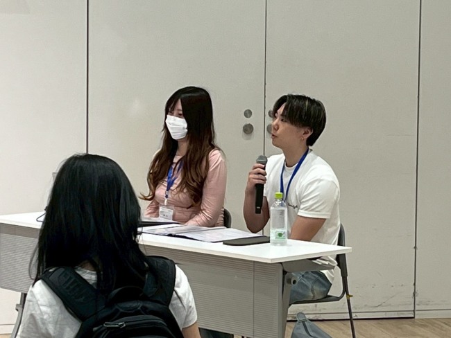 写真1：パンフレット改訂の取組紹介