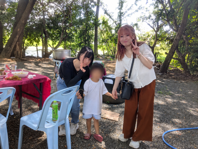 タイの子どもとの触れ合う様子2