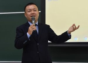 龍田氏