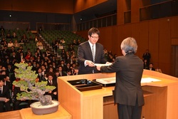 経済学部 学位記授与式を行いました