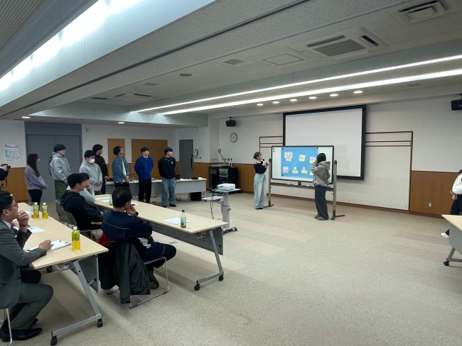 報告会の様子