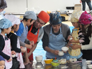遊ベン12月の企画、お餅をついて食べよう！