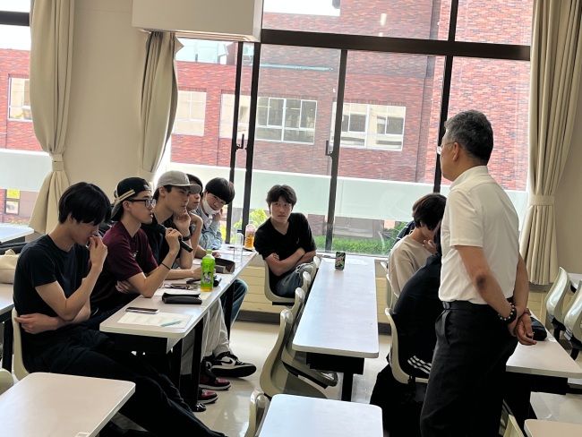 札幌市立月寒小学校　野切校長による講義2