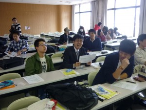 新4年（1）。就活中の学生も見られます。