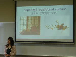 伝統文化の紹介も。こちらは華道について。