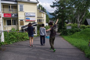 ニセコの町の散策中。