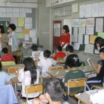 小学校の外国語活動でボランティア活動をしています