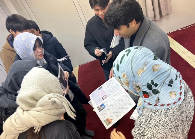 お祈りの内容や文化について教えていただいています