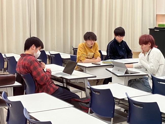 エントリーシートづくりを通し、大学での学びを振り返り、目指す姿を考えます