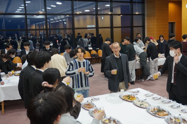 健闘を祈って乾杯！