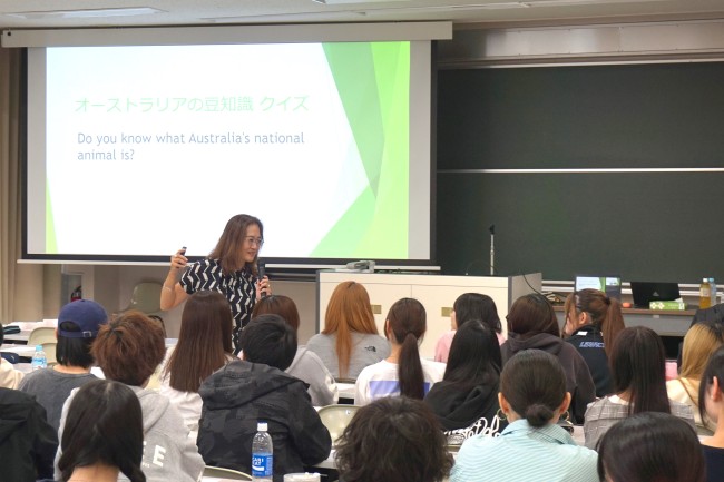 クイズも交えながら異文化理解を深めます