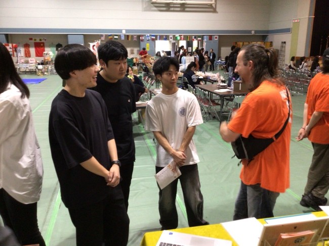 外国人との交流の様子