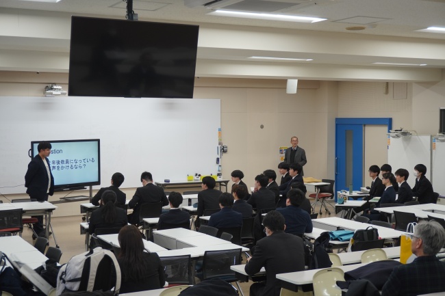 卒業生による発表