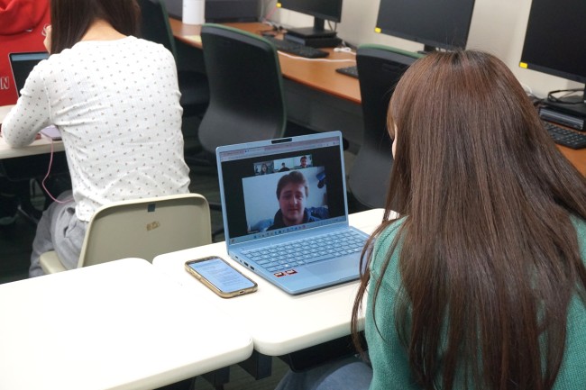 オンラインを活用したアメリカの学生との交流
