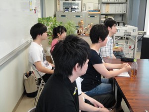 震災後、陸前高田市に継続して訪れている岸野亮哉さんが来て下さいました（大澤ゼミ・横山ゼミの合同ゼミ）
