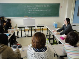 社会福祉実習を前に昨年度実習生と経験交流