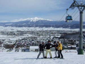 留学生とスキーで交流