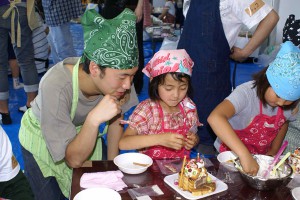 SGU遊ベンチャーで「お菓子の家」をつくりました