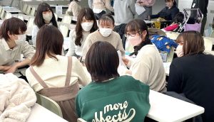 公開報告会の様子