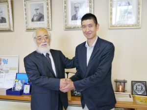 学長と原さん