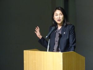 講演する澤田氏