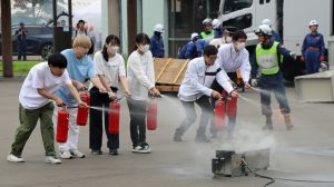 地域住民と学生、事業所、消防団が連携した初期消火