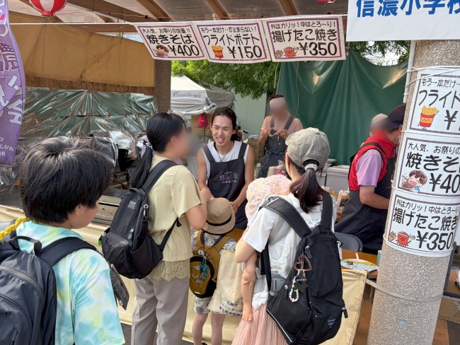 信濃小学校親父の会のブース