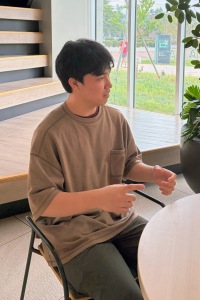 鹿摩さん